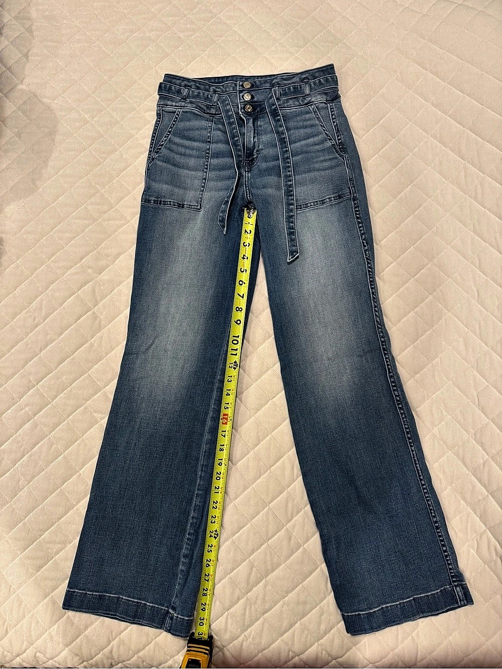 White House Black Market Extra High-Rise Wide Leg Jeans Size 6